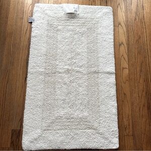 Chelsea bath rug / 100% cotton